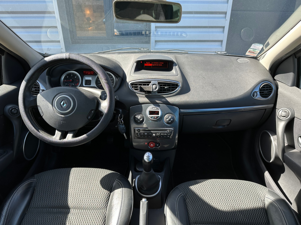 RENAULT Clio III Phase 2 1.5 dCi 86 cv